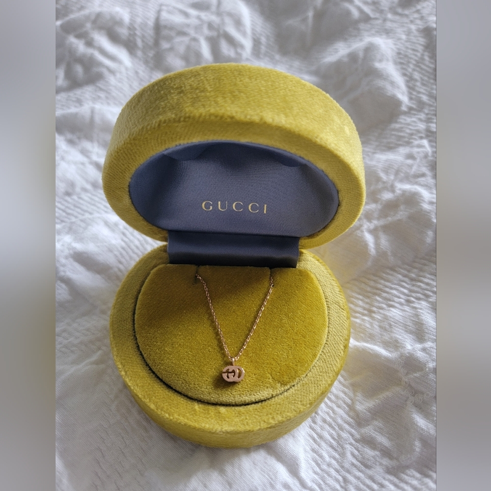 Gucci Emblem 18k Rose gold necklace 14.9"-16.5"